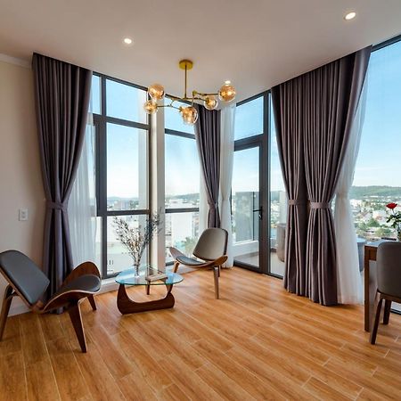 דואונג דונג The Empire Hotel מראה חיצוני תמונה