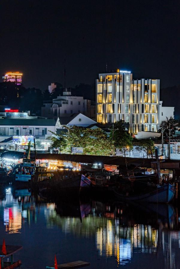 דואונג דונג The Empire Hotel מראה חיצוני תמונה