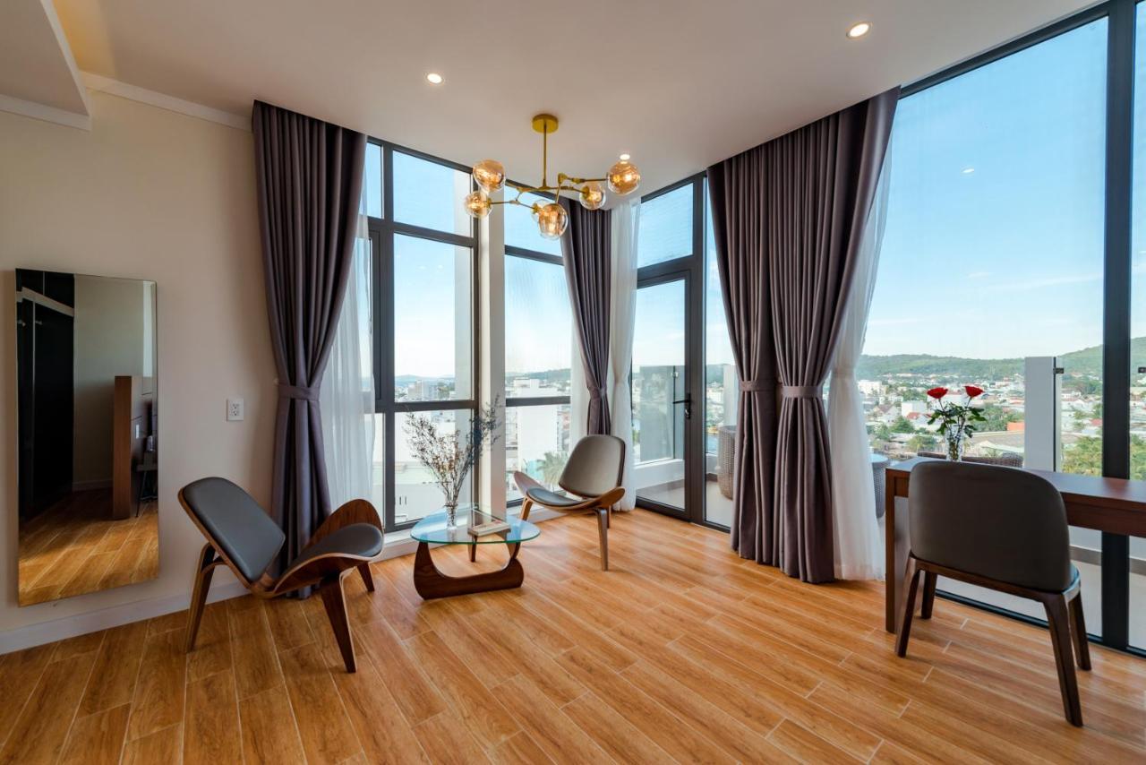 דואונג דונג The Empire Hotel מראה חיצוני תמונה